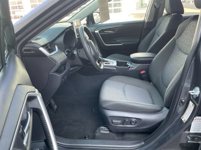 Used 2025 Toyota RAV4 XLE AWD/4WD image 19