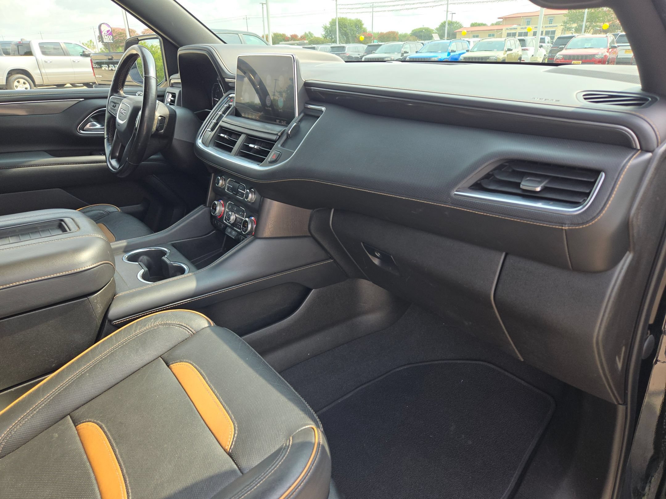 Used 2021 GMC Yukon XL AT4 w/ AT4 Premium Package AWD/4WD image 29