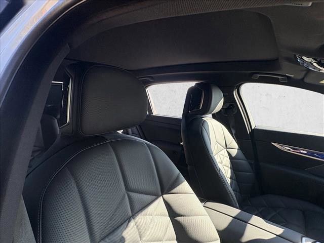 Used 2025 BMW 740i w/ Premium Package RWD image 20