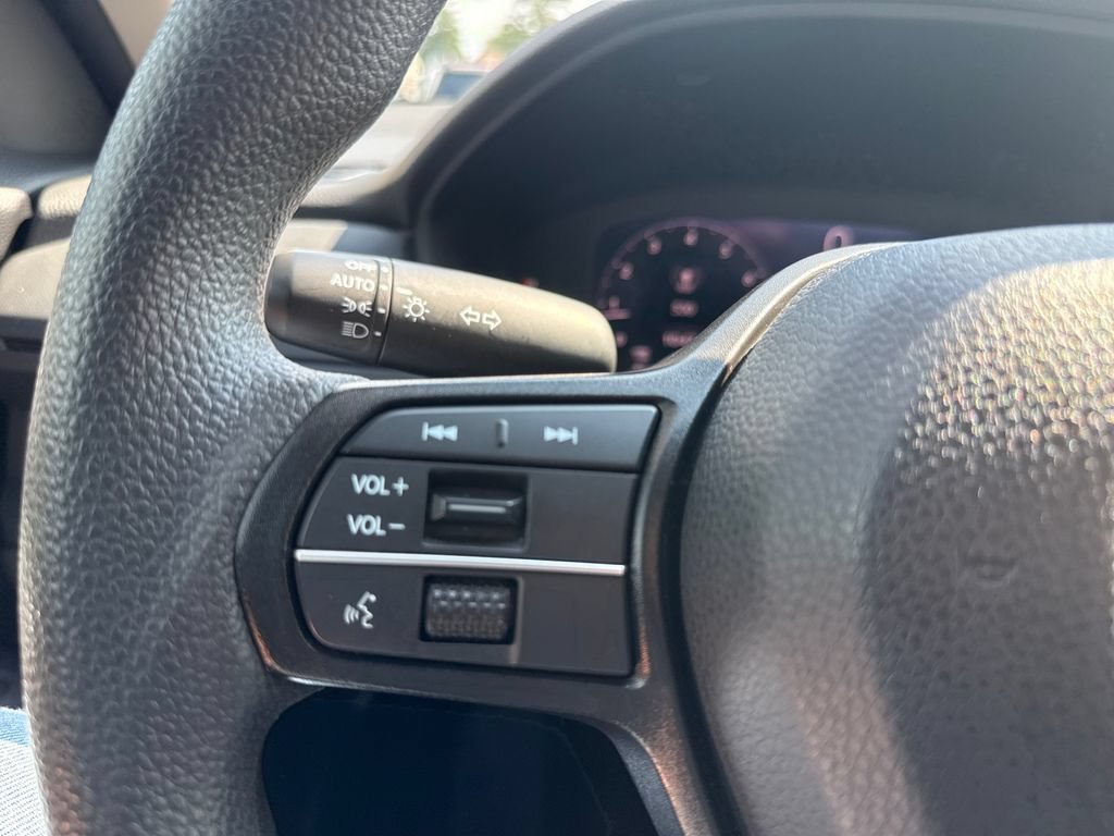 Certified 2023 Honda Accord EX image 25
