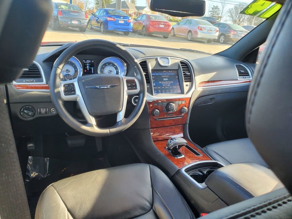 Used 2014 Chrysler 300 w/ Driver Convenience Group image 7