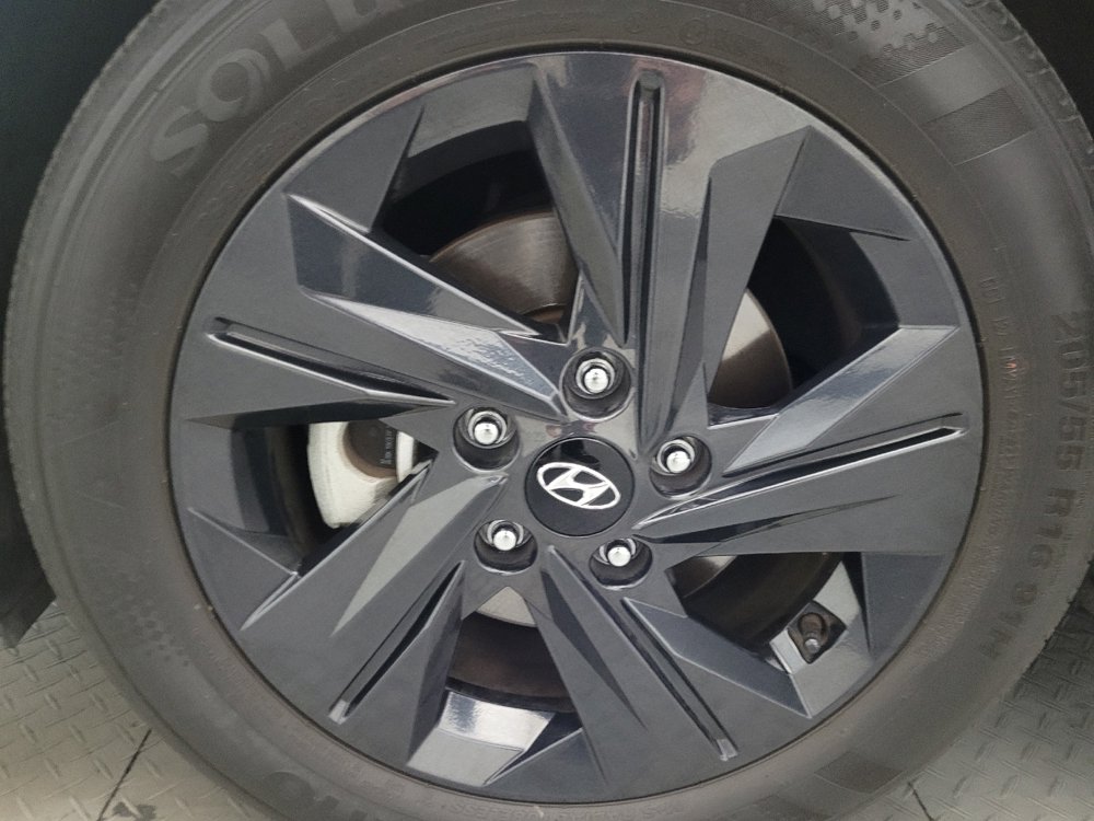 Used 2023 Hyundai Elantra SEL FWD image 31