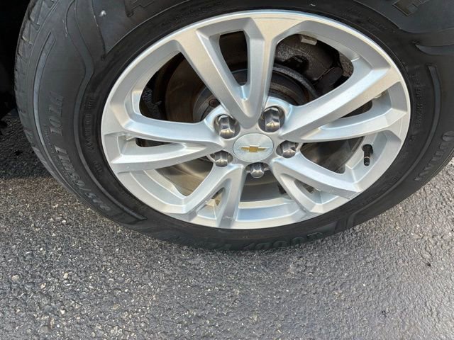 Used 2017 Chevrolet Equinox LT w/ Convenience Package image 10