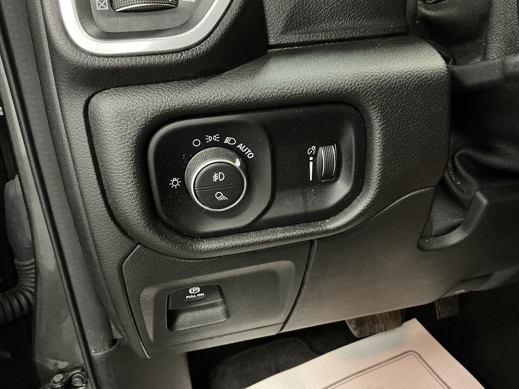 Used 2020 RAM 1500 Big Horn AWD/4WD image 11
