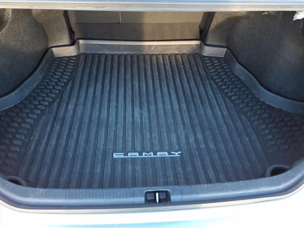 Used 2024 Toyota Camry LE image 10