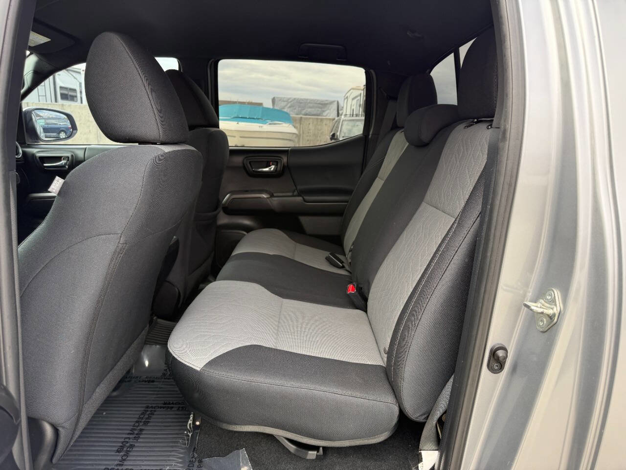 Used 2020 Toyota Tacoma TRD Sport w/ Technology Package image 20