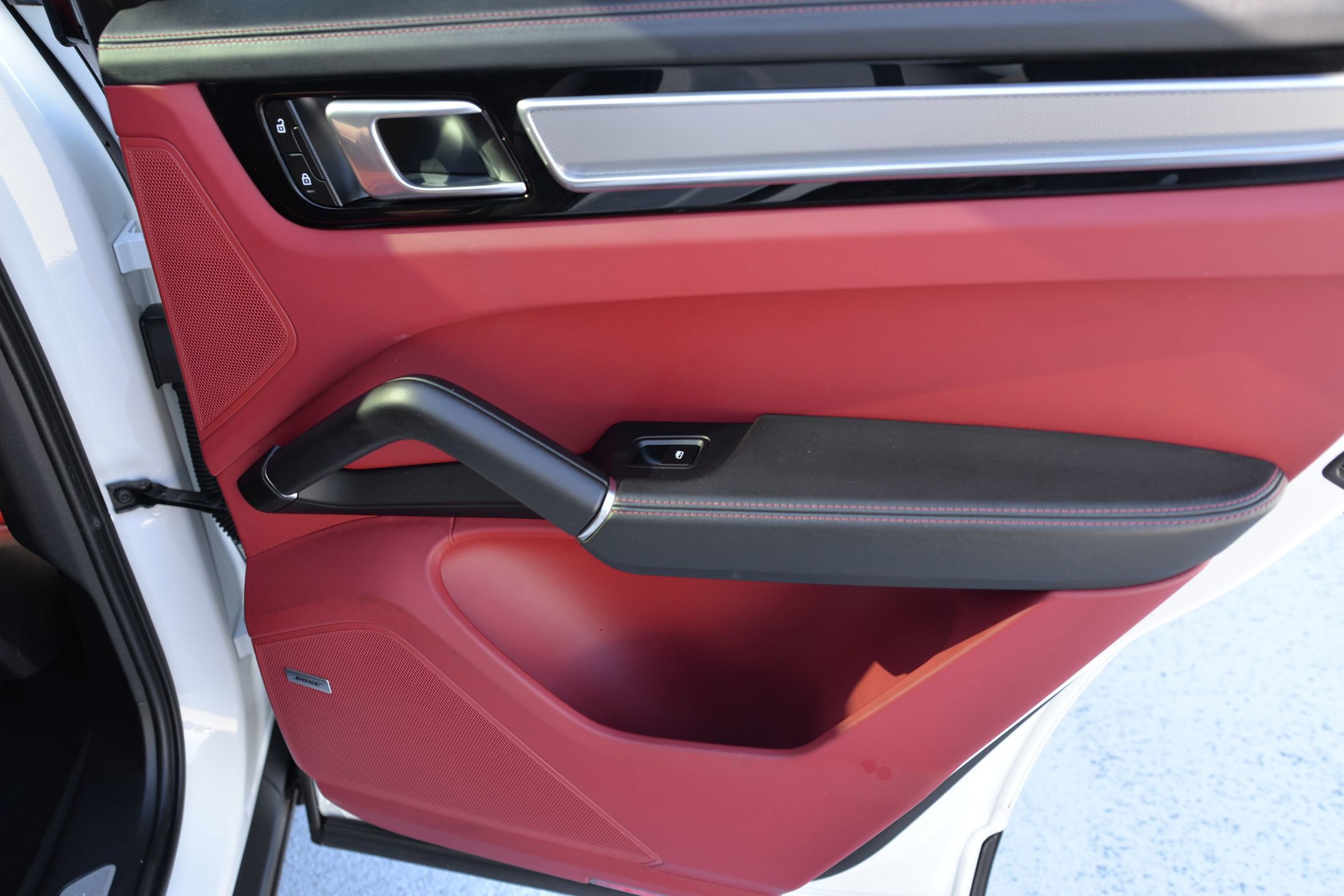 Certified 2023 Porsche Cayenne Platinum Edition image 19