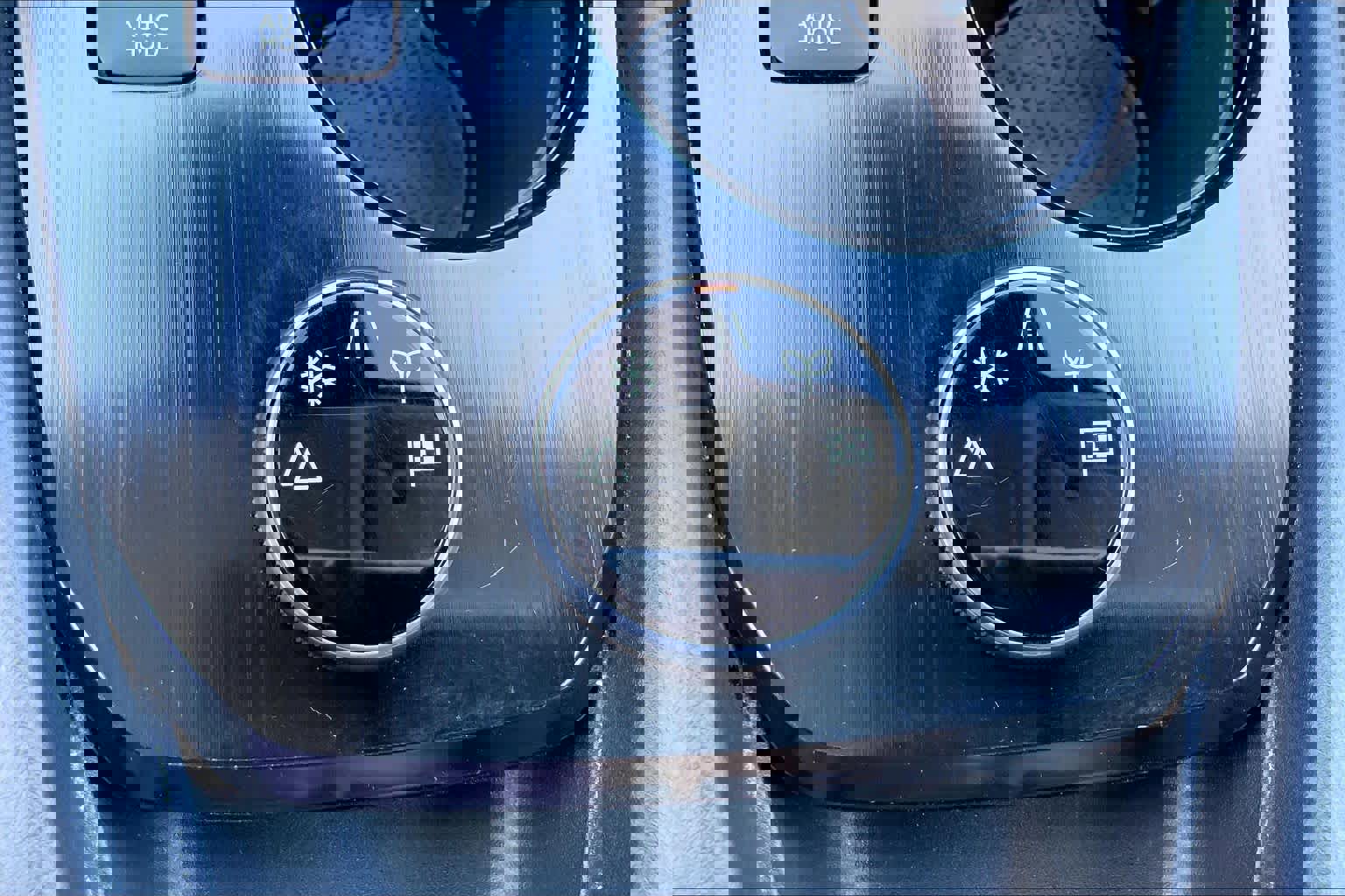 Used 2024 Nissan Rogue SV image 36