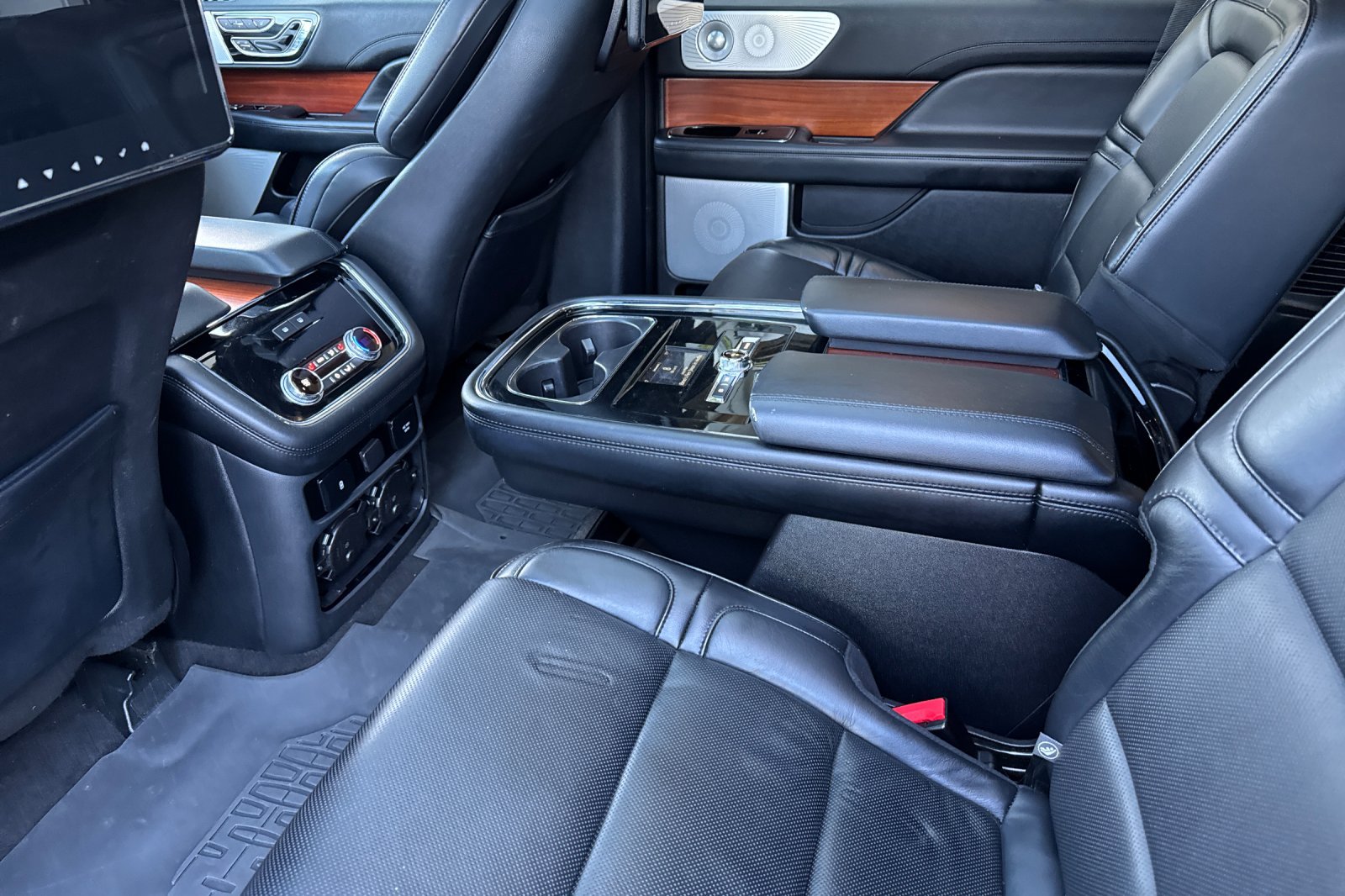 Used 2019 Lincoln Navigator L Reserve AWD/4WD image 12