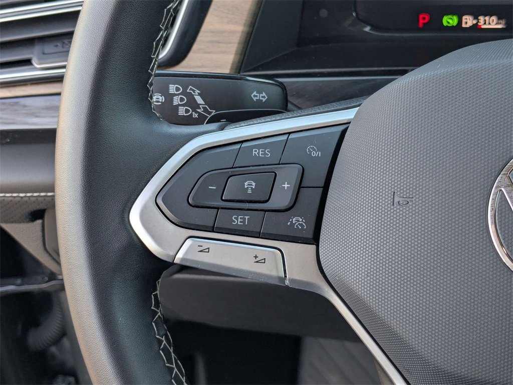 Used 2025 Volkswagen Atlas SE image 19