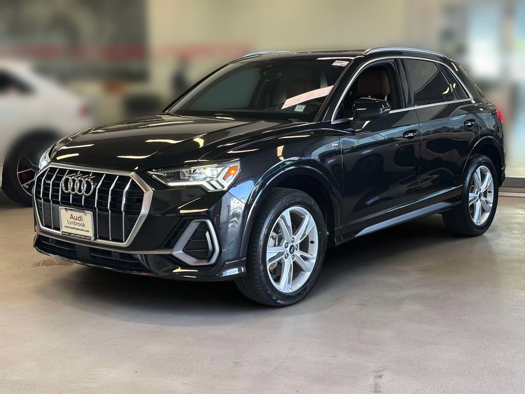 Used 2023 Audi Q3 2.0T Premium w/ Convenience Package AWD/4WD image 3