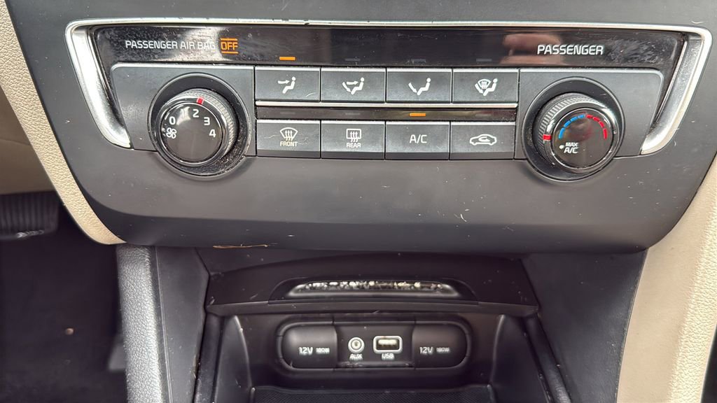 Used 2017 Kia Optima LX FWD image 31
