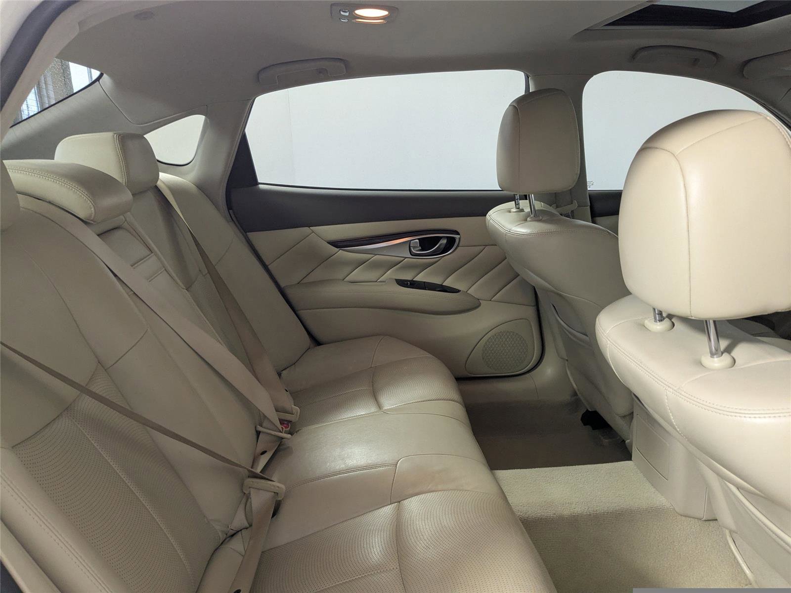 Used 2019 INFINITI Q70 L 3.7 image 27