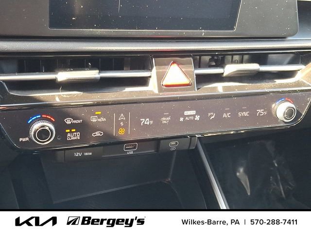 Certified 2025 Kia Niro LX image 18