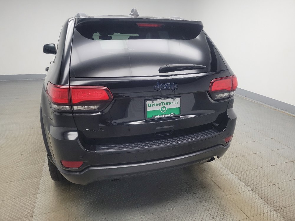 Used 2019 Jeep Grand Cherokee Laredo image 6
