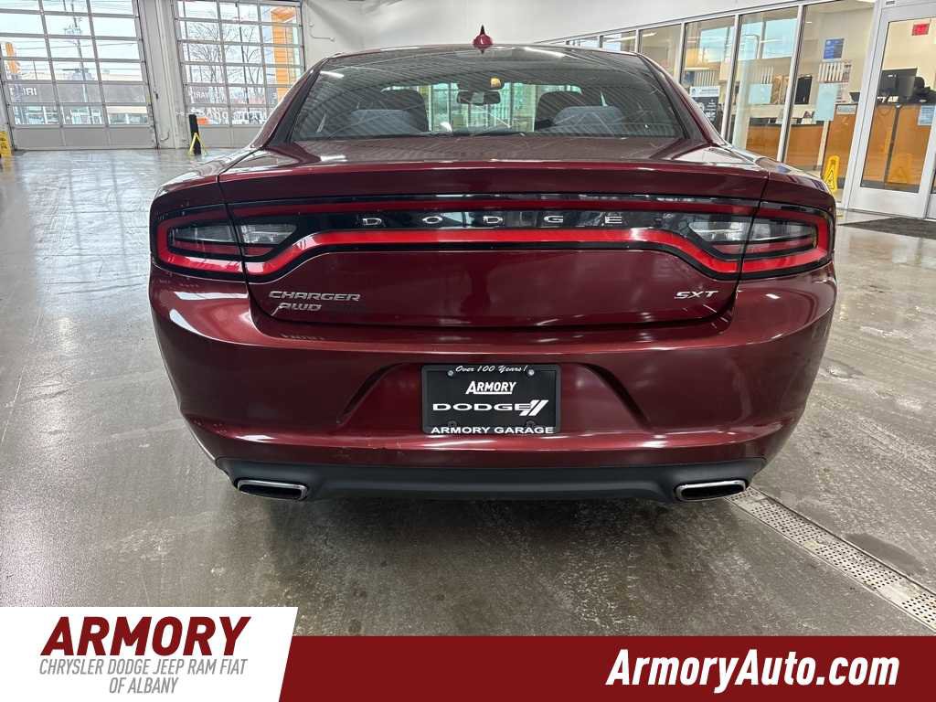 Used 2017 Dodge Charger SXT image 5
