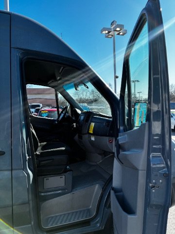 Used 2018 Mercedes-Benz Sprinter 2500 image 18
