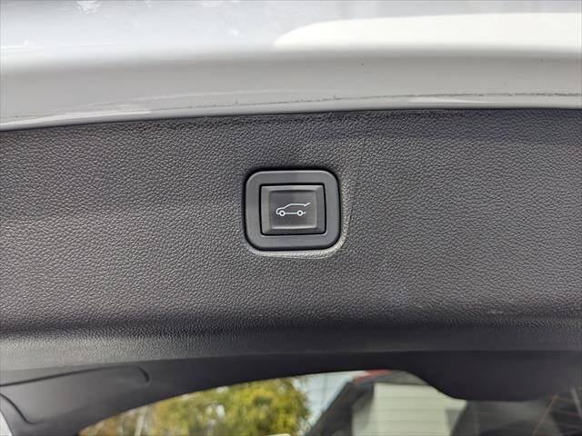 Used 2025 Chevrolet Blazer LT w/ Convenience Package FWD image 6