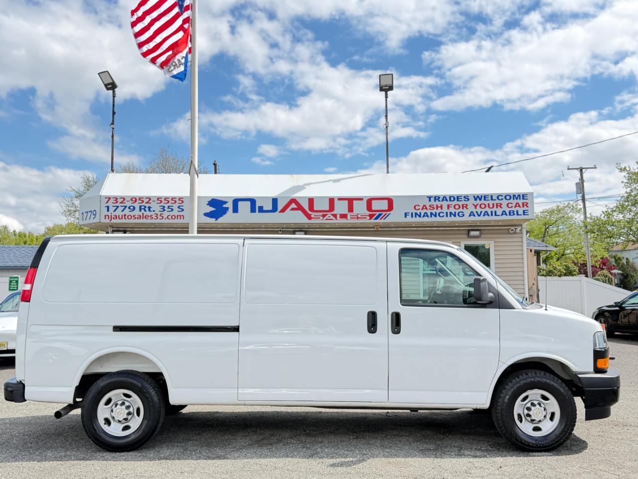 Used 2025 Chevrolet Express 2500 Extended w/ Driver Convenience Package RWD image 2