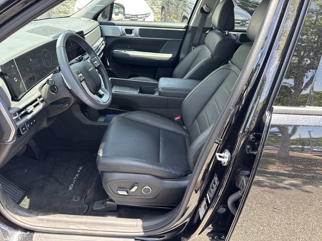 Used 2025 Hyundai Santa Fe Limited FWD image 9