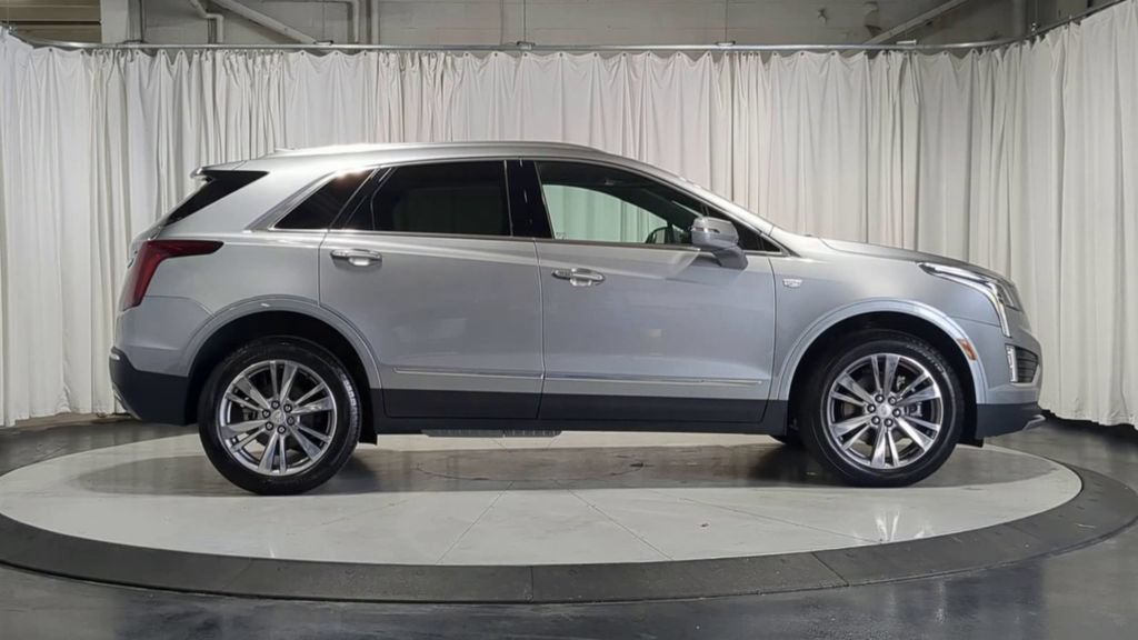 Used 2025 Cadillac XT5 Premium Luxury AWD/4WD image 11