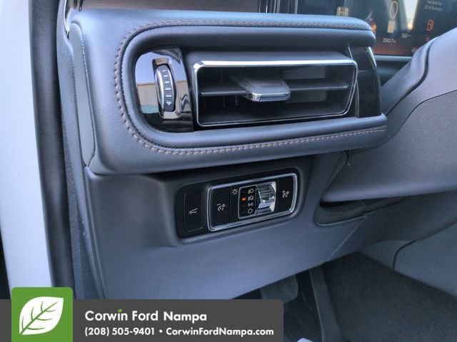 Used 2025 Lincoln Aviator Reserve w/ Equipment Group 201A AWD/4WD image 13