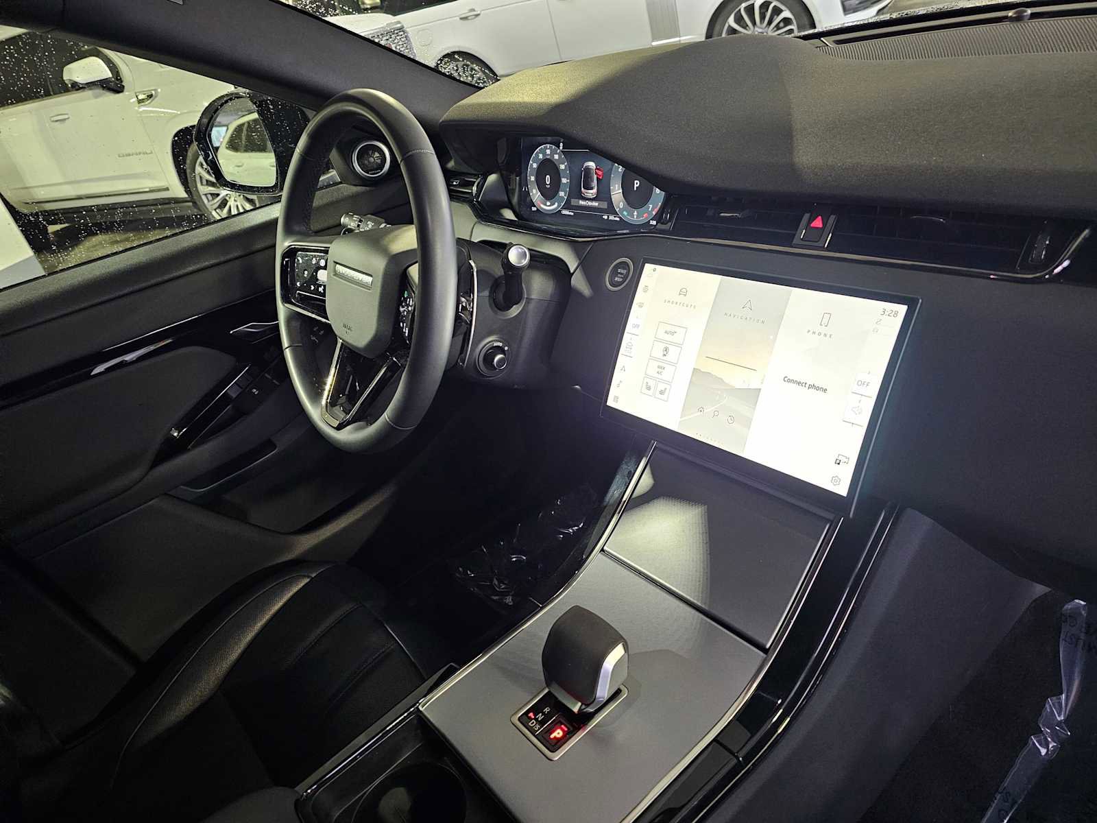 Used 2024 Land Rover Range Rover Evoque S image 11