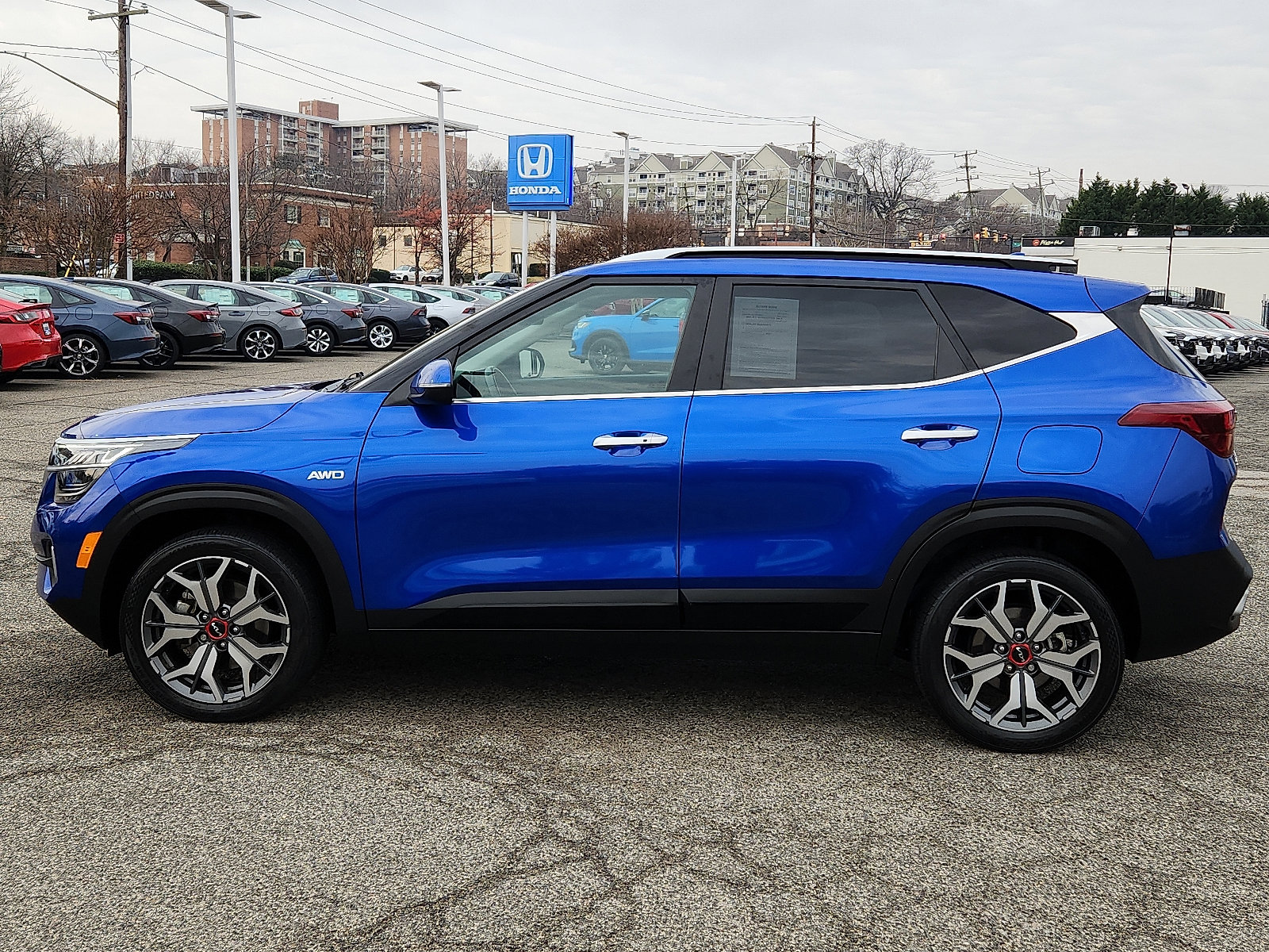 Used 2022 Kia Seltos SX w/ Sunroof Package image 7