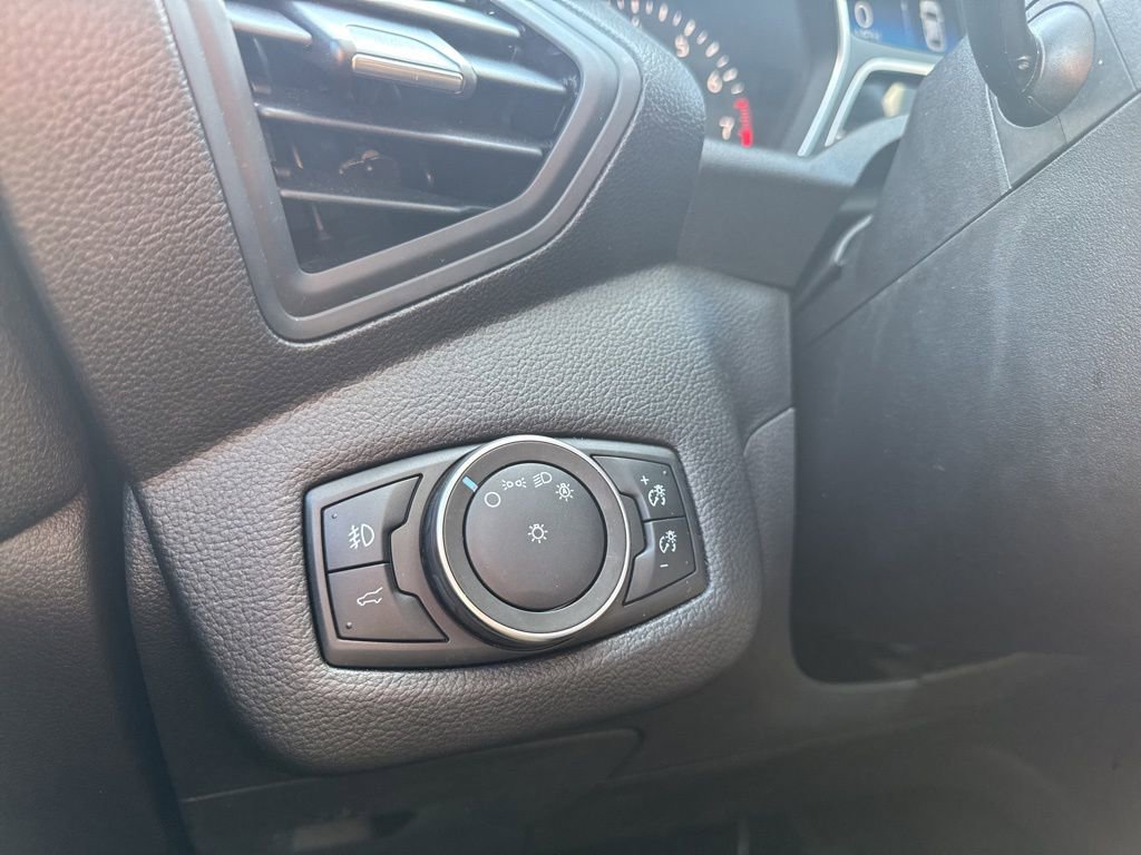 Certified 2019 Ford Escape SE image 25