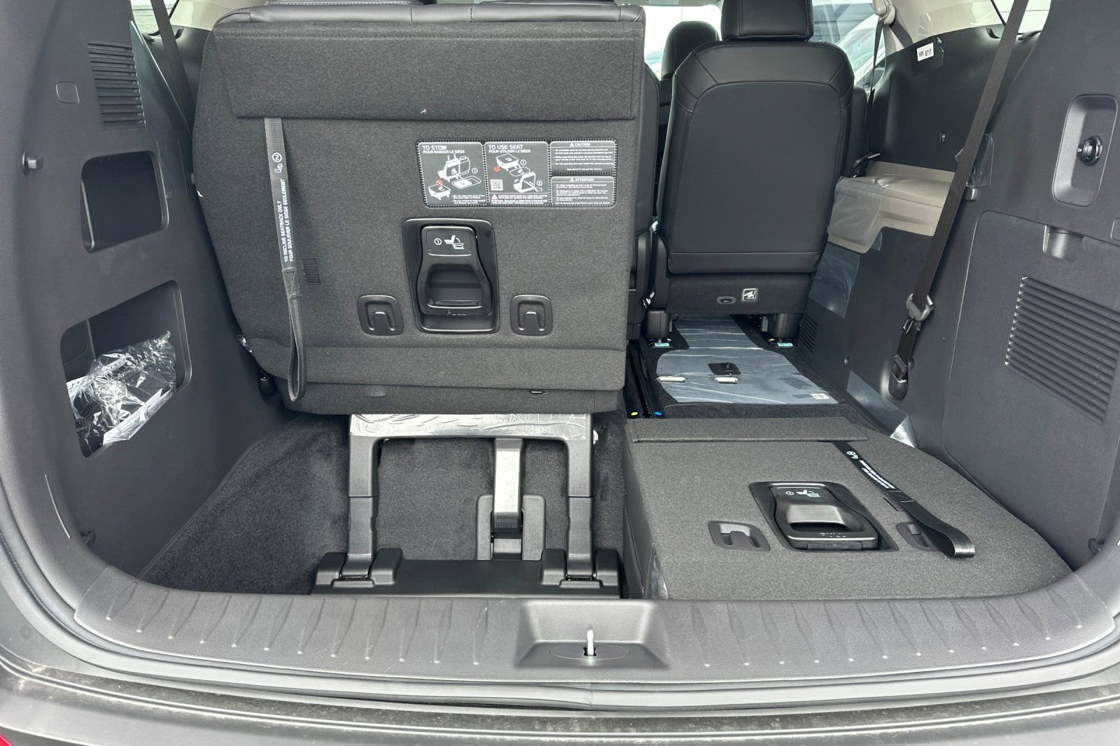New 2026 Kia Carnival EX FWD image 16