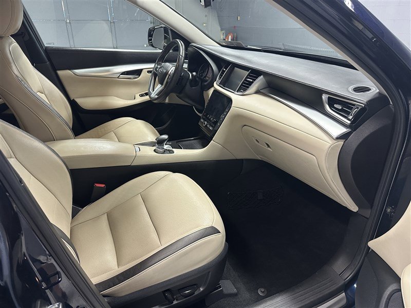 Used 2019 INFINITI QX50 Essential w/ Premium Heat Package AWD/4WD image 11