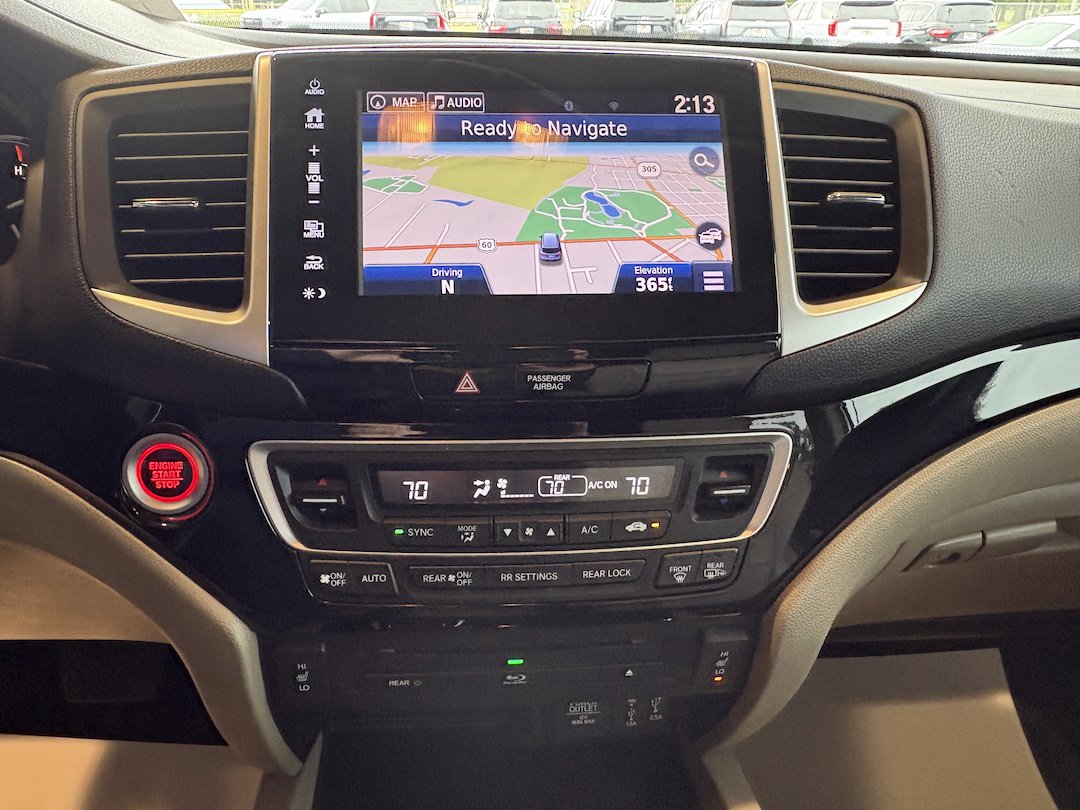 Used 2017 Honda Pilot Touring image 16
