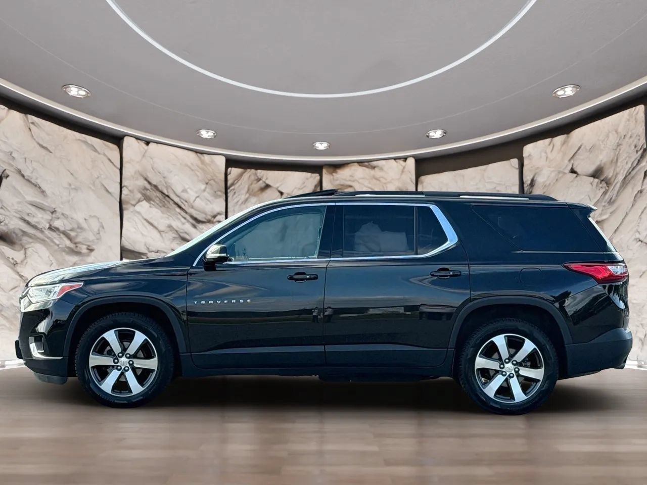 Used 2019 Chevrolet Traverse LT w/ LT Premium Package AWD/4WD image 9