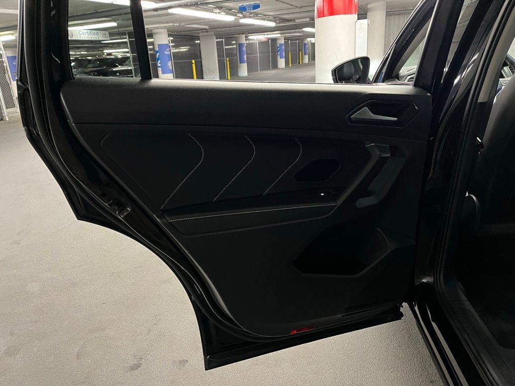 Used 2022 Volkswagen Tiguan SE w/ Panoramic Sunroof Package image 20