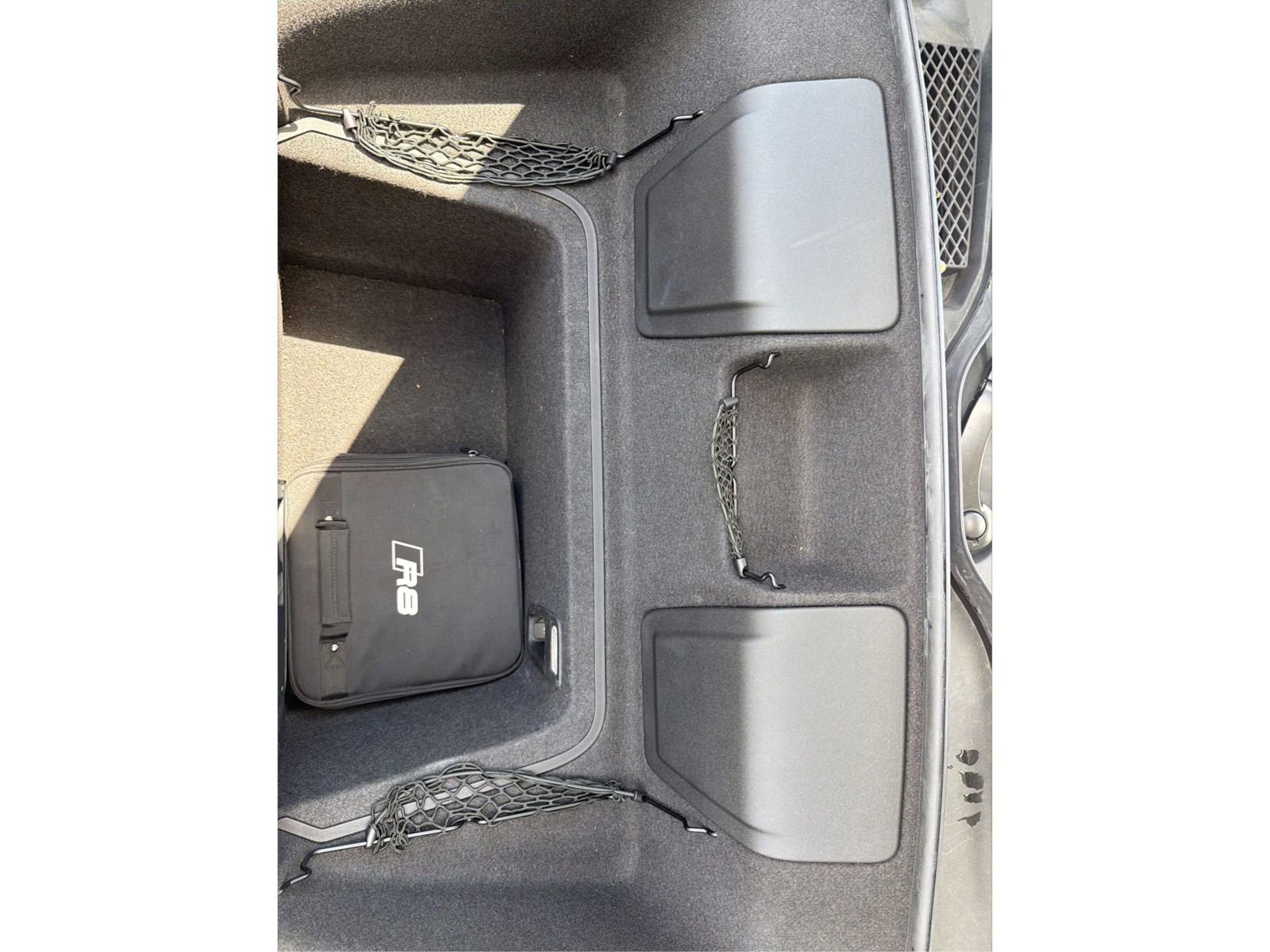 Used 2021 Audi R8 V10 w/ Premium Package RWD image 11