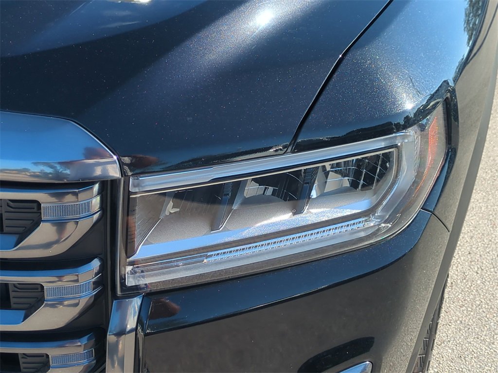 Used 2022 GMC Acadia AT4 w/ Technology Package image 11