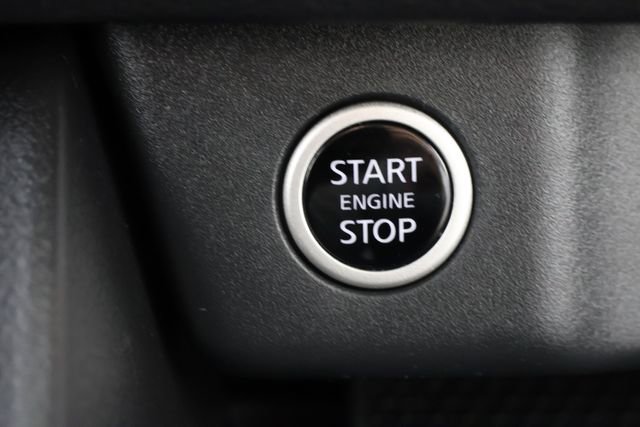 Used 2023 Nissan Rogue SV image 16