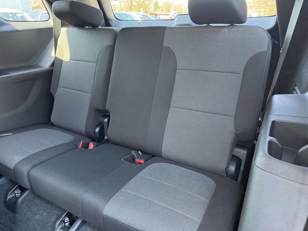 Used 2023 Chevrolet Traverse LT FWD image 10