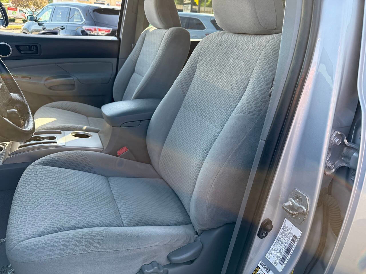 Used 2011 Toyota Tacoma 4x4 Double Cab w/ SR5 Pkg #2 image 9