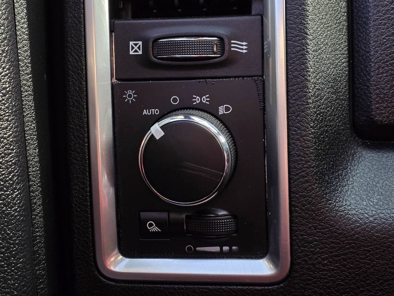 Used 2021 RAM 1500 Classic Warlock w/ Electronics Group AWD/4WD image 24