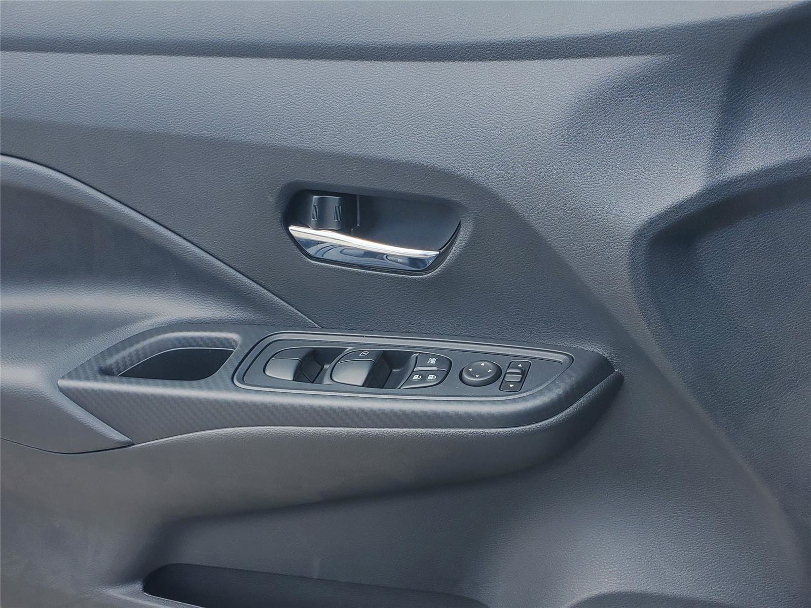 New 2025 Nissan Versa SV w/ Trunk Package FWD image 23
