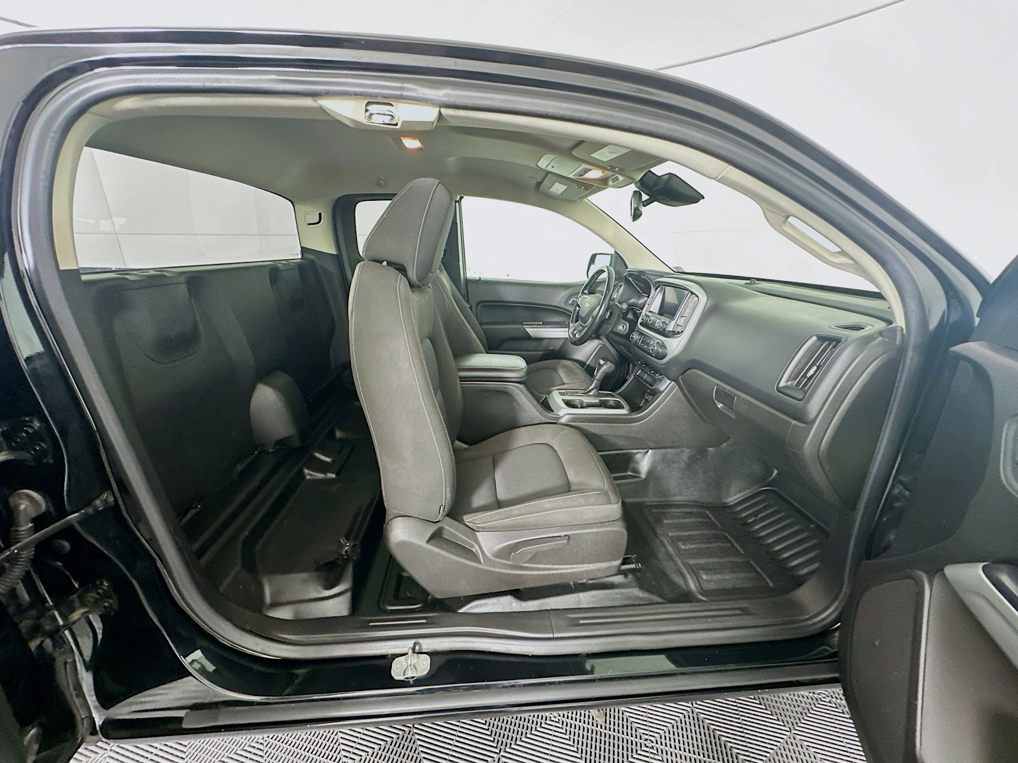 Used 2021 Chevrolet Colorado LT w/ Fleet Safety Package image 26