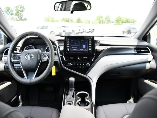 Used 2021 Toyota Camry LE AWD/4WD image 22