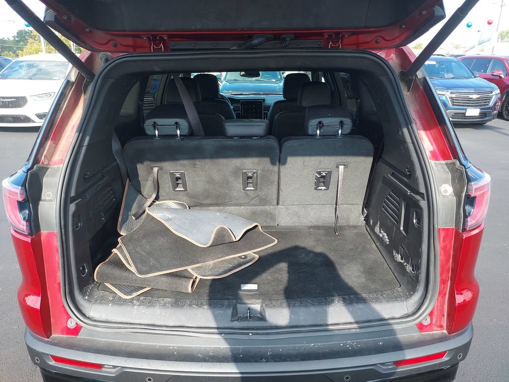 Used 2025 GMC Acadia AT4 w/ LPO, Floor Liner Package AWD/4WD image 9