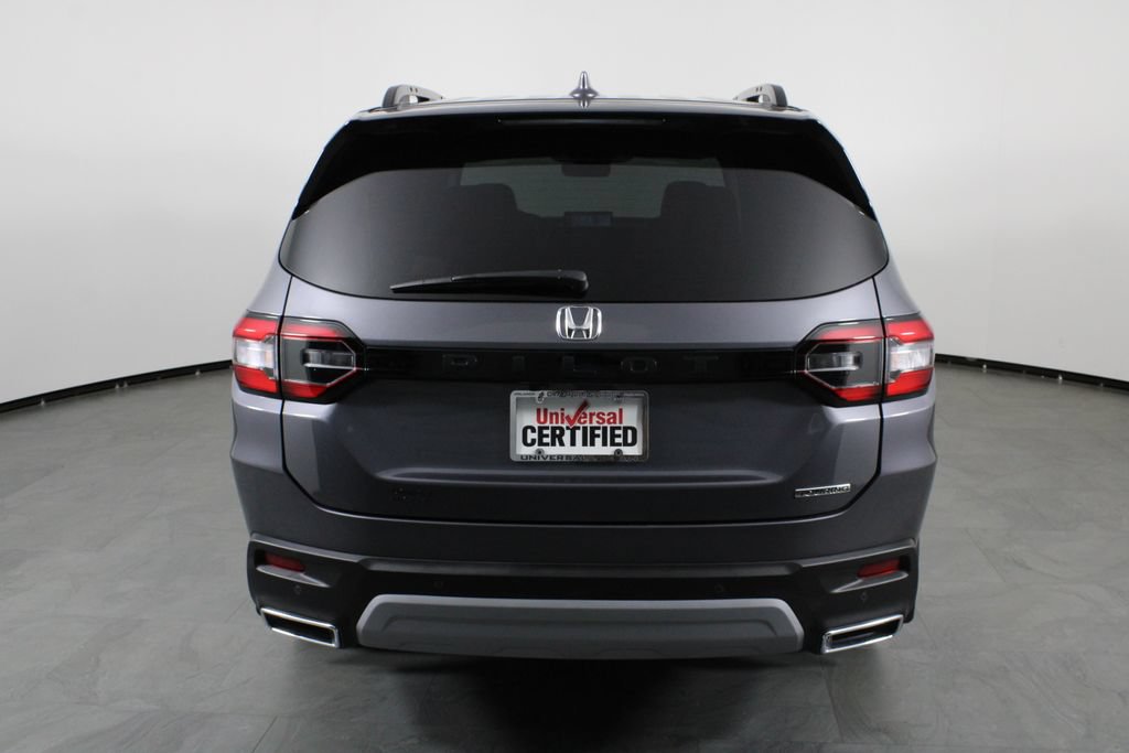 Used 2025 Honda Pilot Touring image 10