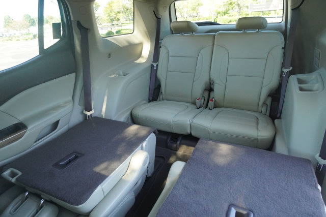 Used 2017 GMC Acadia Denali w/ Technology Package FWD image 24