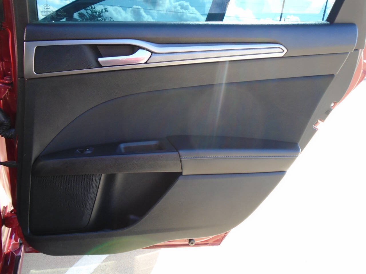 Used 2019 Ford Fusion SE FWD image 30