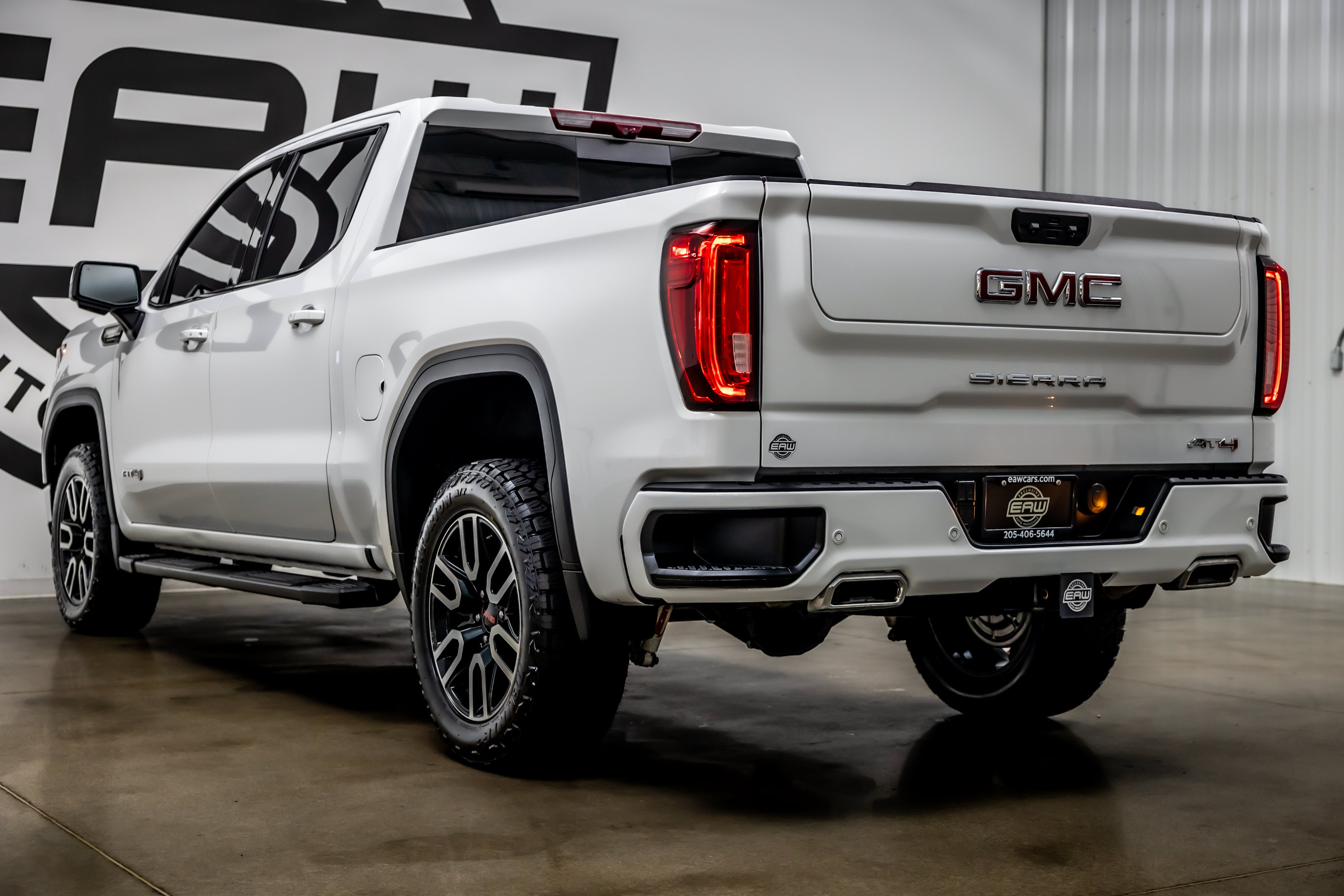 Used 2024 GMC Sierra 1500 AT4 w/ Technology Package AWD/4WD image 33