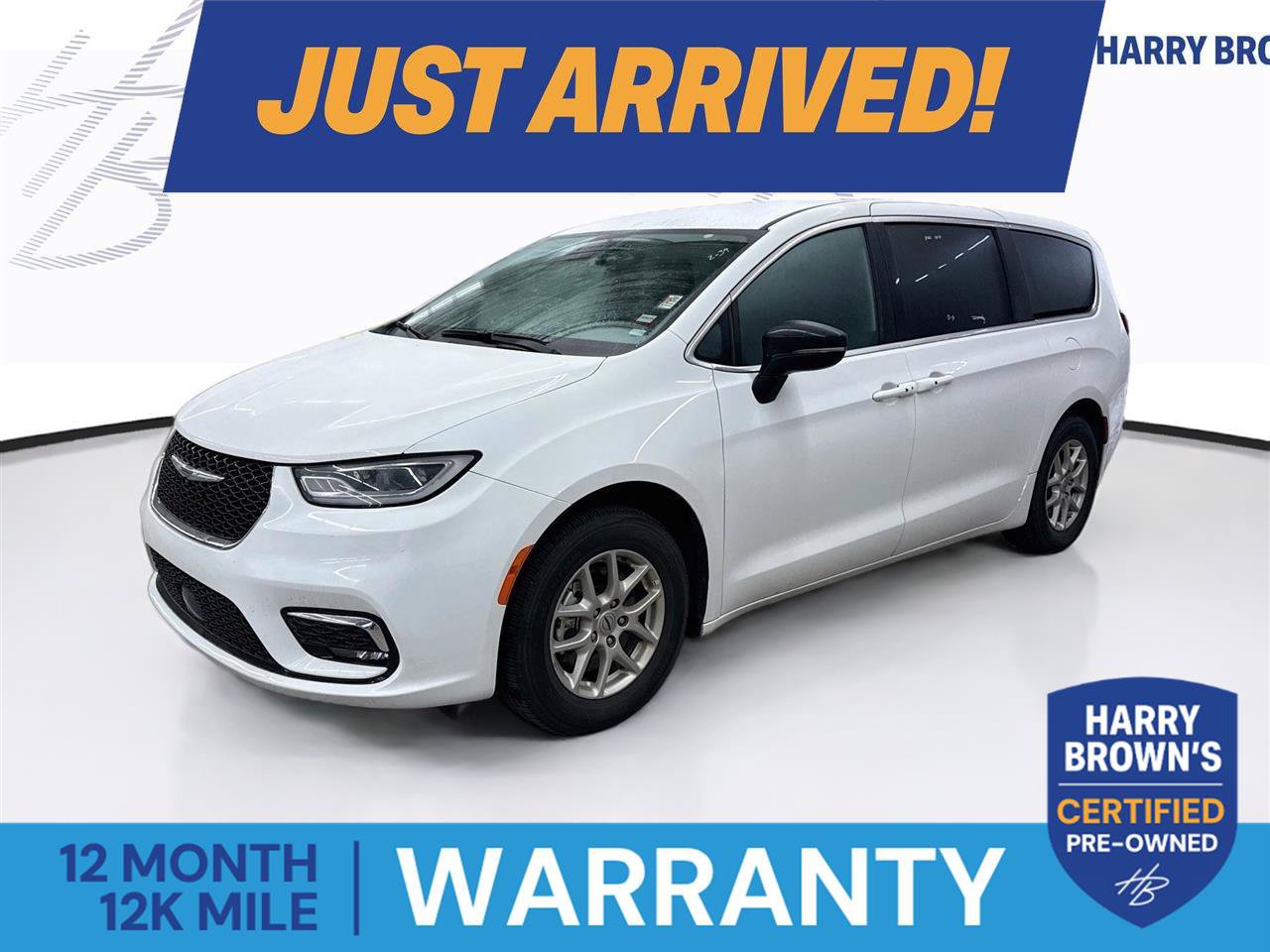 Used 2025 Chrysler Pacifica Select