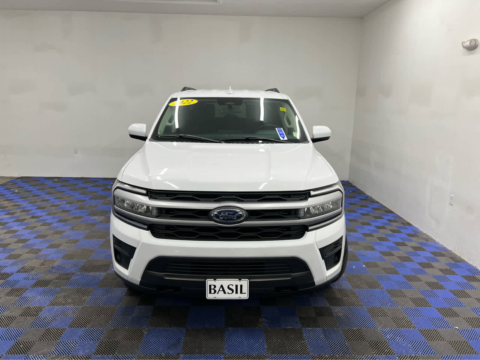 Used 2022 Ford Expedition XLT image 2